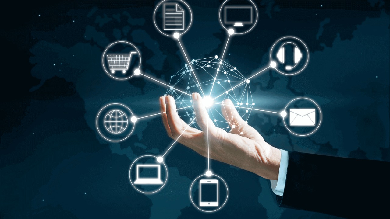 Dashboard showing real-time performance marketing analytics, CPC, CTR, and ROAS data.